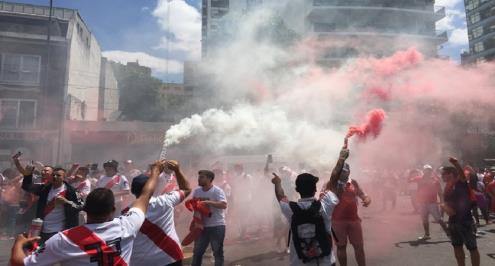 رغم السقوط الدرامي.. جماهير ريفر بليت تجهز استقبال "الأبطال" للفريق